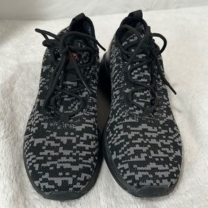 Heely’s NWOT Black and Gray Knit youth size 6